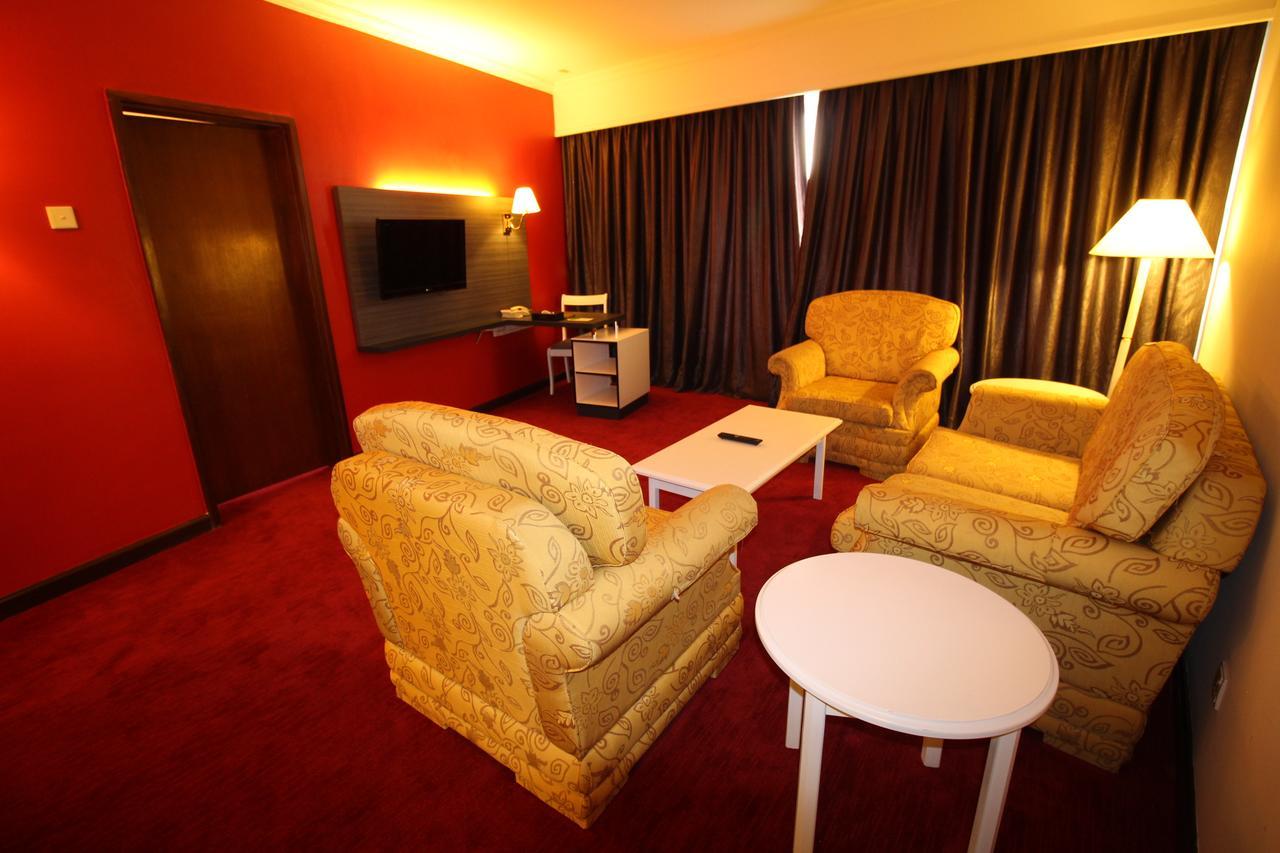 Grand Riverview Hotel