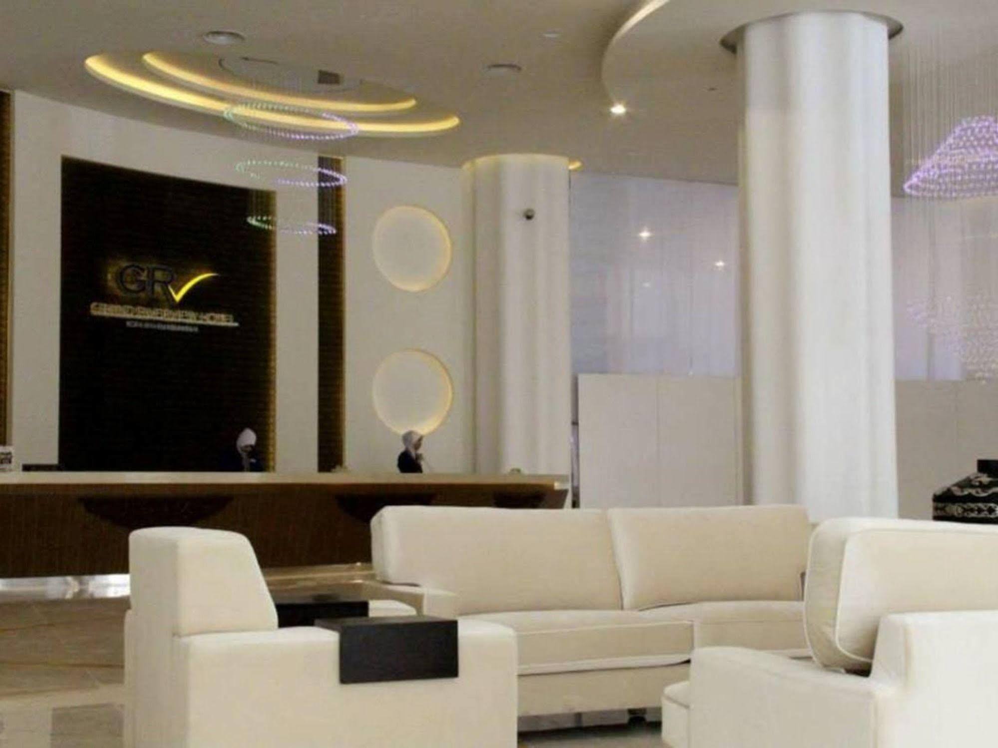 Grand Riverview 4*