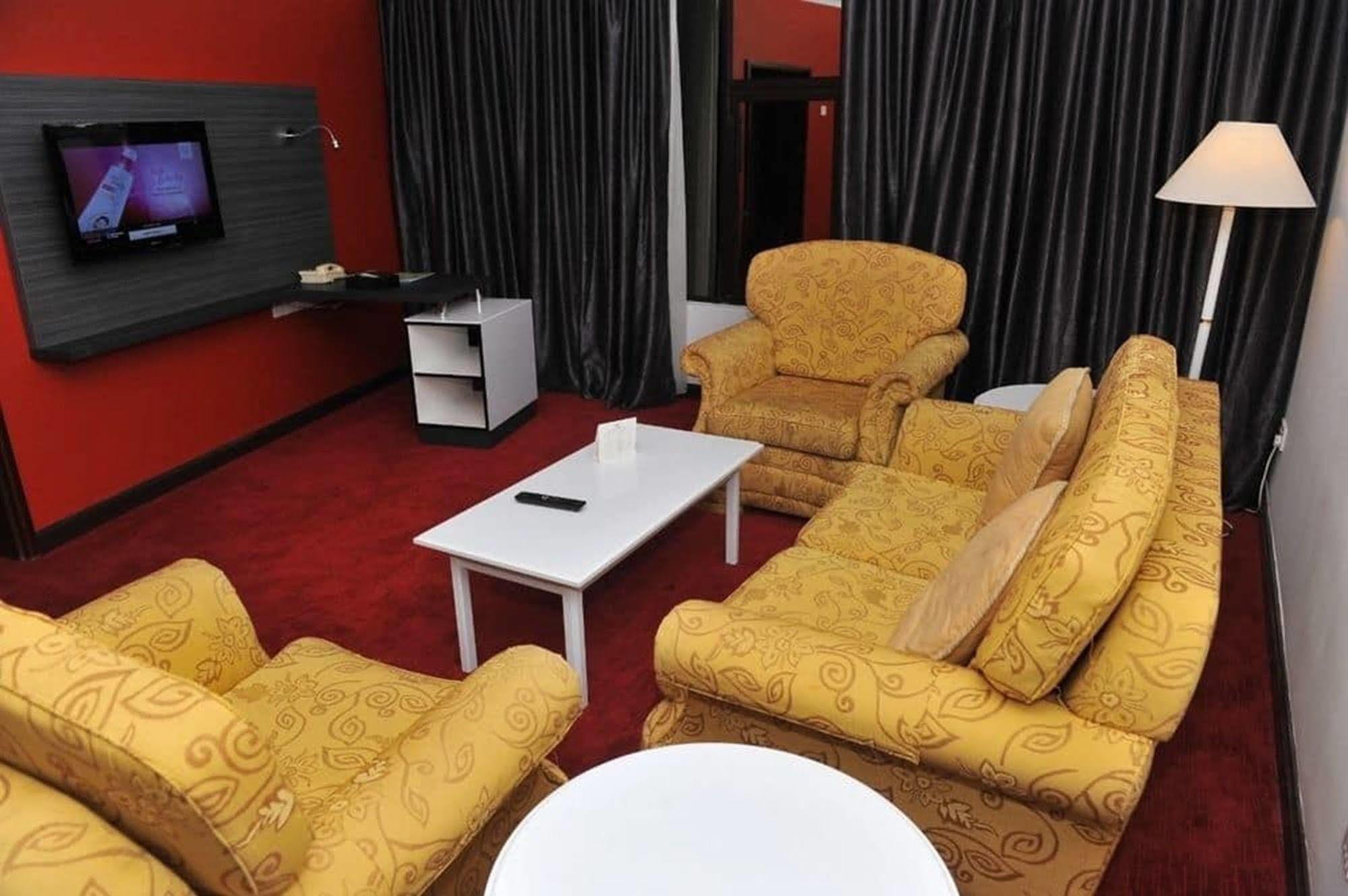 Hotel Grand Riverview 4*
